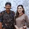 8 Potret Kenangan Nella Kharisma Bersama Ayahnya yang Baru Wafat, Dulu Ikut Jadi Sinden Kecil - Kini Gelar Yasinan