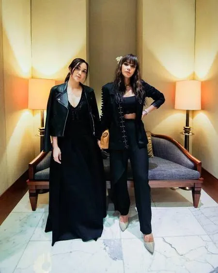 7 Potret Kompak Sara Wijayanto Adinia Wirasti Kakak Beradik Yang Sama Sama Cantik Kapanlagi Com
