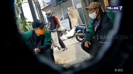 7 Potret Kronologi Tim Baim Wong Didatangi Orang Sambil Bawa Sajam Saat Bagi Giveaway Bikin Deg Degan Kapanlagi Com