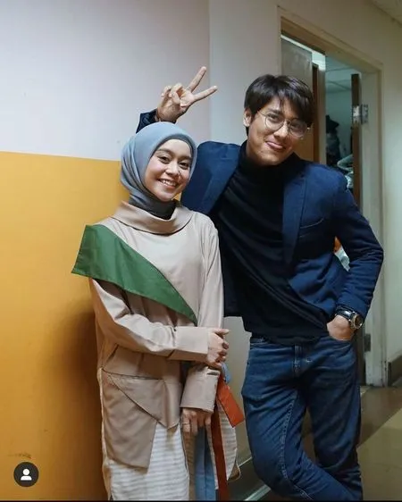 7 Potret Lesti dan Rizky Billar Kenang Setahun Pertemuan, Dulu Masih Malu-Malu dan Saling Curi Pandang - Harusnya Kini Sudah Sah Suami-Istri