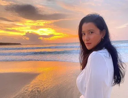 7 Potret Marcella Zalianty yang Tetap Cantik Menawan di Usia 41 Tahun, Menolak Tua - Pamer Kulit Eksotis