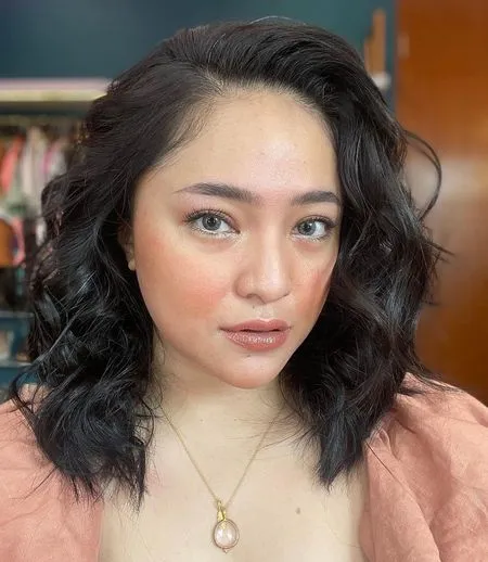 7 Potret Marshanda Unggah Foto dengan Rambut Ubanan, Tampil Percaya Diri dan Tetap Cantik