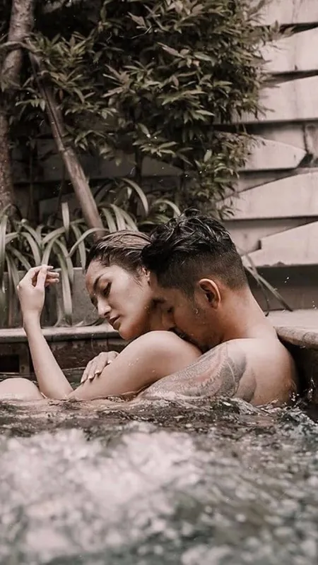 7 Potret Mesra Siti Badriah Dengan Krisjiana, Niat Pindah ke Bali Demi Cari Ketenangan