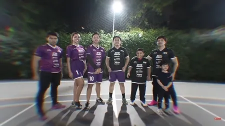 7 Potret Millen Cyrus Main Futsal, Ngotot Cetak Gol dan Girang Banget Saat Berhasil Jadi Kiper - Sempat Catwalk Cantik di Lapangan