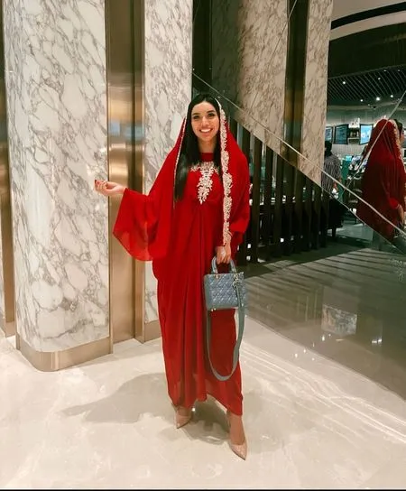 7 Potret Millen Cyrus Pakai Kaftan dan Kerudung di Acara Henna Night Aurel, Dipanggil 'Bu Hajah' - Didoakan Segera Nyusul