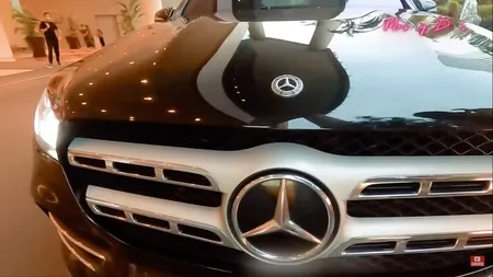 7 Potret Mobil Baru Luna Maya, Harganya Capai Rp2,2 Miliar - Mewah Dipenuhi Fitur Sensor dan Layar Sentuh