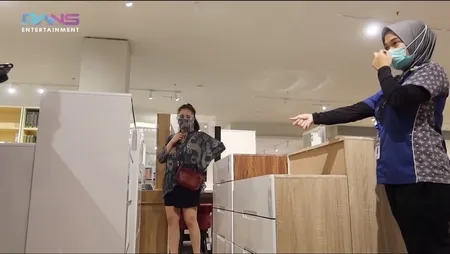 7 Potret Nagita Slavina Pergi Ke Mall Pertama Kali Setelah