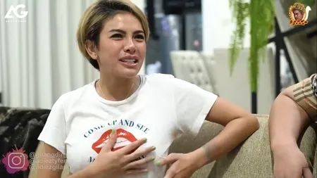7 Potret Nikita Mirzani Nyaris Bugil Sampai Bikin Gagal Fokus, Tunjukkan Bagian Tubuhnya yang 'Palsu'
