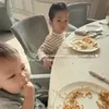 7 Potret Nikita Willy Perlihatkan Momen Anak-anaknya Makan, Terasa Penuh Kehangatan