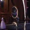 7 Potret Penampilan IU di Seoul International Drama Awards 2025, Tampil Memukau Bak Princess