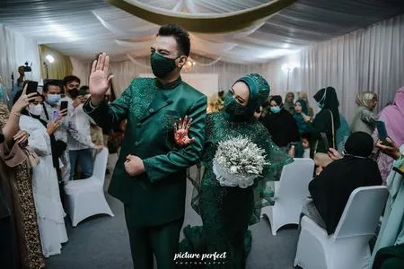 7 Potret Pesta Henna Night Sekaligus Welcoming Manten Reza Zakarya dan Valda, Digelar Meriah - Penuh Nuansa Hijau Kemilau