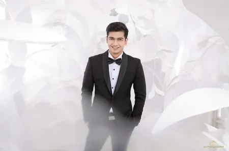 7 Potret Prewedding Ria Ricis dan Teuku Ryan yang Bertema Serba Putih, Cantik Paripurna Pancarkan Aura Calon Pengantin