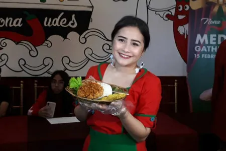 7 Potret Resto Milik Selebriti Tanah Air yang Mungkin Tak Kamu Tahu, Sudah Pernah Makan di Sini?