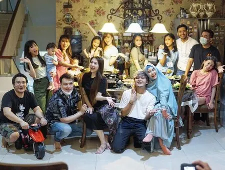 7 Potret Reuni Cherrybelle yang Sekian Lama Nggak Bertemu, Sudah Pada Nikah - Tanpa Hadirnya Sarwendah
