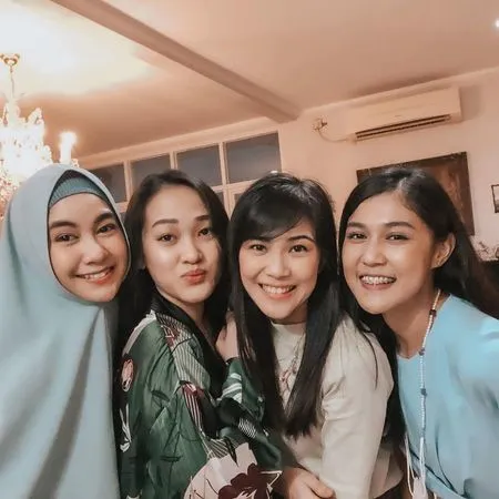 7 Potret Reuni Cherrybelle yang Sekian Lama Nggak Bertemu, Sudah Pada Nikah - Tanpa Hadirnya Sarwendah