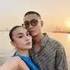 7 Potret Romantis Agnez Mo dan Pacar di Dubai, Selalu Mesra - Bikin Baper