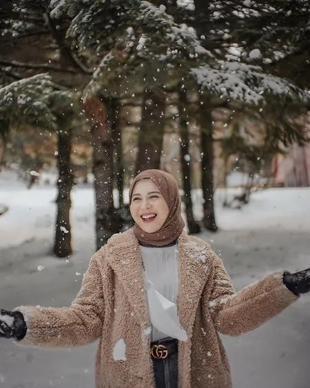 7 Potret Romantis Bulan Madu Kesha Ratuliu dan Adhi Permana di Turki, Nikmati Salju dan Penuh Kebahagiaan