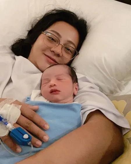 7 Potret Ryuga Rafif Keponakan Paula Verhoeven yang Baru Lahir, Wajah Ganteng dan Bibir Merahnya Jadi Sorotan