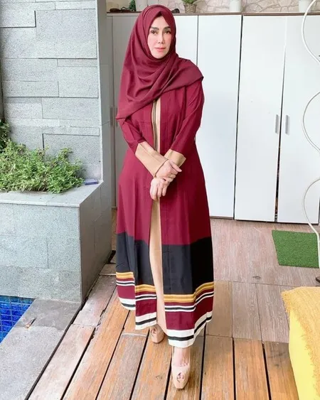 7 Potret Seleb Cantik di Usia 40-an yang Sudah Jadi Nenek, Ada Amy Qanita - Feni Rose yang Baru Saja Punya Cucu
