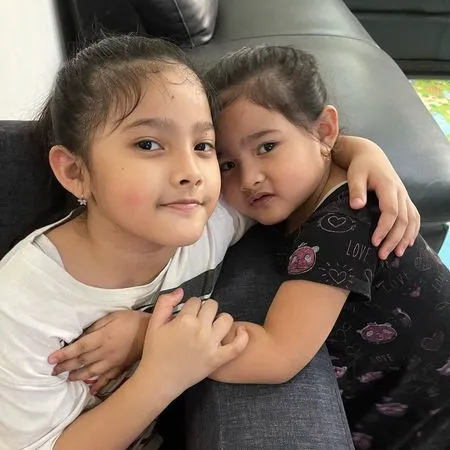 7 Potret Terbaru Aneska, Anak Kedua Audy Item dan Iko Uwais yang Kini Tumbuh Jadi Balita Cantik dengan Pipi Chubby