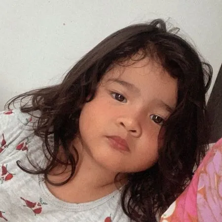 7 Potret Terbaru Aneska, Anak Kedua Audy Item dan Iko Uwais yang Kini Tumbuh Jadi Balita Cantik dengan Pipi Chubby