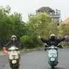 7 Potret The Dudas Minus One Vespaan di Bali, Riding Santai di Tol Mandara