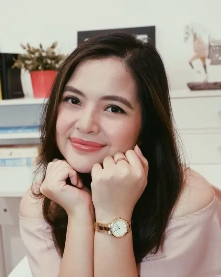 7 Potret Ulang Tahun Tasya Kamila ke-28, Dapat Karangan Bunga Super Besar - Kue Ultahnya Ditendang Sang Anak