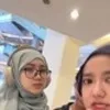 7 Potret Wirda Mansyur Jadi Guru Ngaji Anak Shadira Firdausi, Doakan Jinji Jadi Santrinya