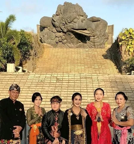8 Adrian Tegar, Anak Semata Wayang Paramitha Rusady yang Sama Sekali Tak Terekspos