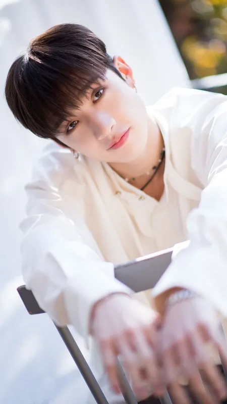 8 Alasan Jatuh Cinta Sama Bang Chan Stray Kids, Idol Multitalenta yang Sayang Banget Sama Fans