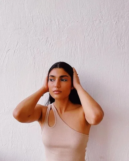 8 Foto Alizeh Agnihotri, Keponakan Salman Khan yang Cantik Eksotis - Kini Jadi Bintang Iklan