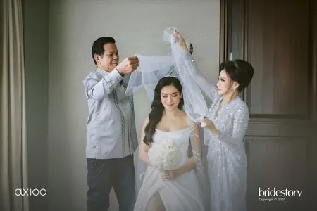 8 Foto Anggota Keluarga yang Hadiri Pernikahan Jessica Iskandar & Vincent Verhaag, Bahagia Datang Memberikan Restu Serta Doa