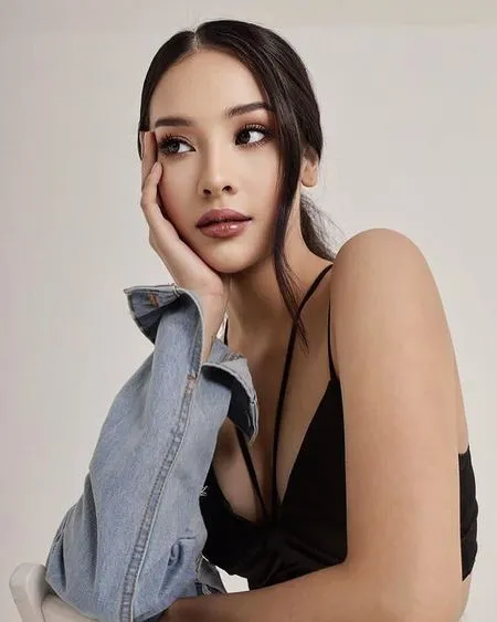 8 Foto Body Goals Anya Geraldine yang Sukses Bikin Cowok Salah Fokus