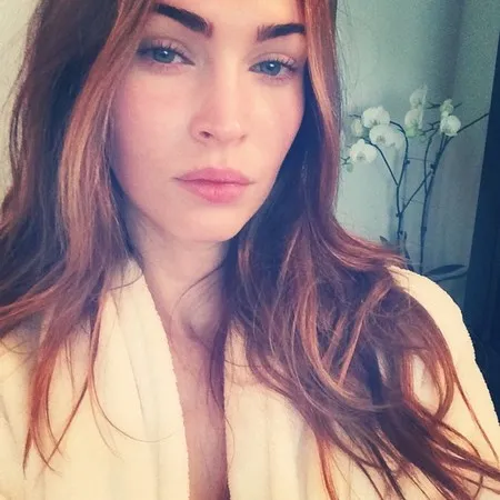 8 Foto Cantik Megan Fox yang Tetap Hot di Usia Hampir Kepala 4 dan Punya 3 Anak