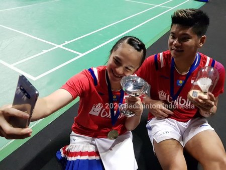 8 Foto Cantiknya Pebulutangkis Melati Daeva Oktavianti Di Final All England 2020 Selfie Kemenangan Dengan Praveen Jordan Kapanlagi Com