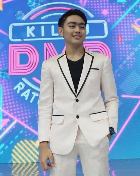 8 Foto Marvin Kdi Cowok Ganteng Pacar Lebby Wilayati Yang Punya Senyum Manis Kapanlagi Com