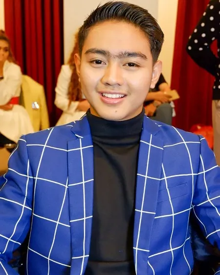 8 Foto Marvin Kdi Cowok Ganteng Pacar Lebby Wilayati Yang Punya Senyum Manis Kapanlagi Com