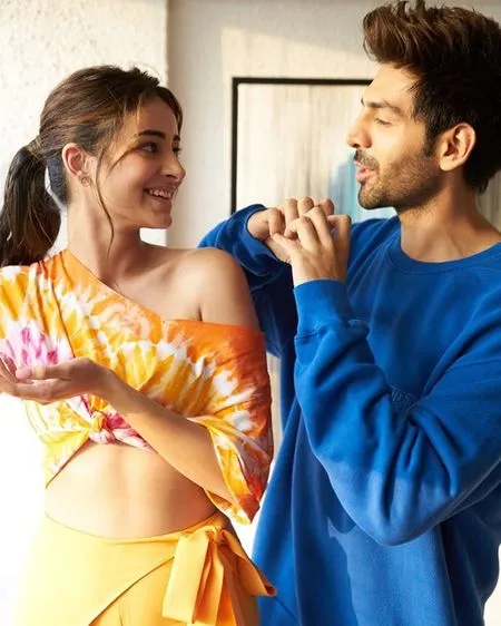 8 Foto Mesra Kartik Aaryan Dan Ananya Panday Dikabarkan Cinlok Kapanlagi Com Ananya pandey is an indian actress. 8 foto mesra kartik aaryan dan ananya
