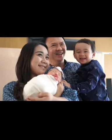 8 Foto Pemotretan Terbaru Keluarga Ahok dan Puput Nastiti, Lucunya Yosafat dan Baby Sarah Curi Perhatian
