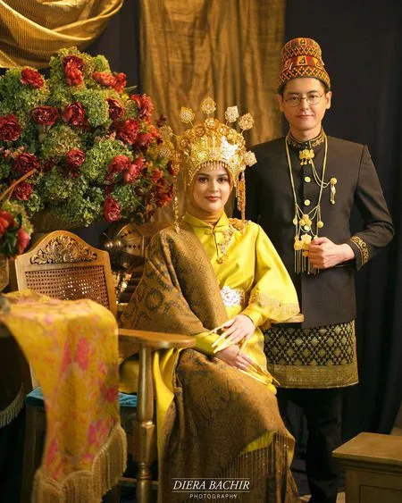 8 Foto Prewedding Cut Meyriska Dan Roger Danuarta Elegan Dalam Busana Adat Kapanlagi Com