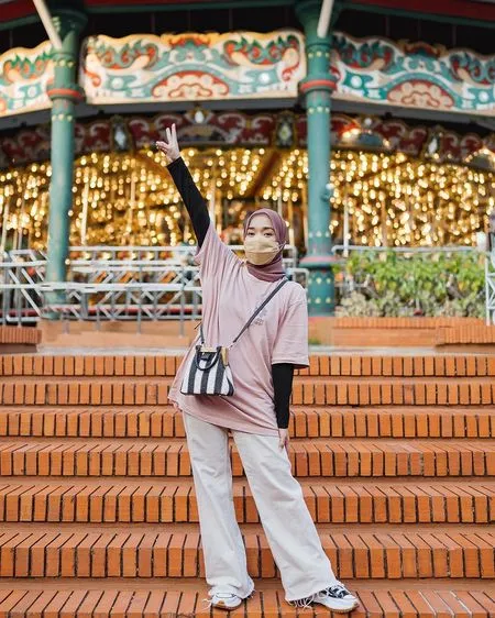 8 Foto Ririe Fairus yang Makin Cantik Glowing dan Stylish, Kerap Dibandingkan dengan Nissa Sabyan