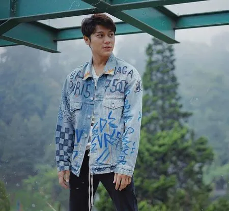 8 Foto Rizky Billar Aktor Ganteng Yang Ditinggal Nikah Dinda Hauw Dan Dijodohkan Dengan Lesti Kejora Kapanlagi Com