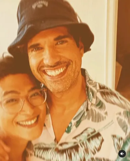 8 Foto Terbaru Oscar Lawalata yang Akhirnya Bisa Bertemu Pacar Bulenya, Kencan Romantis di Yunani