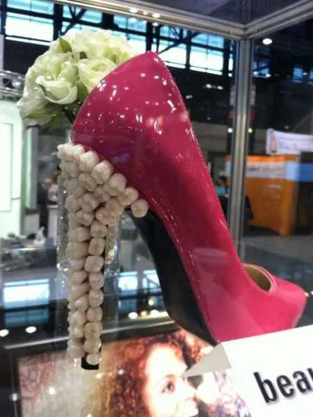 8 Heels Absurd Ini Mindblowing Banget 