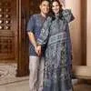 8 Inspirasi Baju Lebaran Sarimbit Artis, Elegan dengan Motif Mewah