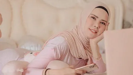 8 Kisah Angel Lelga eks Vicky Prasetyo yang Baru Terungkap, Ternyata Pernah Disantet dan Muntah Kain Kafan!