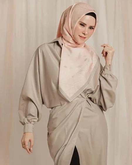 8 Kisah Angel Lelga eks Vicky Prasetyo yang Baru Terungkap, Ternyata Pernah Disantet dan Muntah Kain Kafan!