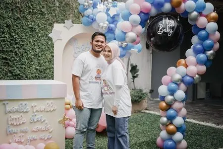 8 Momen Kesha Ratuliu dan Suami Gelar Gender Reveal Party Anak Pertama Secara Virtual, Bahagia dan Penuh Cinta