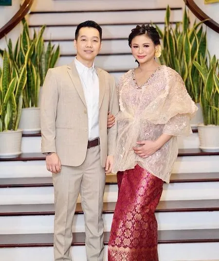 8 Momen Kompak Krisdayanti dan Yuni Shara Dampingi Adik Bungsu Melahirkan, Sambut Keponakan Berparas Cantik dan Gemesin!