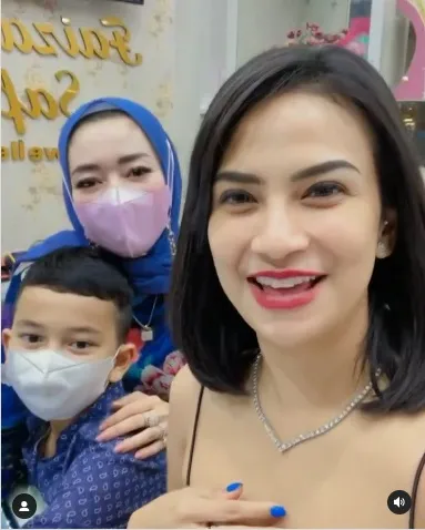 8 Momen Vanessa Angel Kenakan Kalung Viral Nagita Slavina dan Ayu Ting Ting, Harga Selangit Bikin Netizen Menjerit